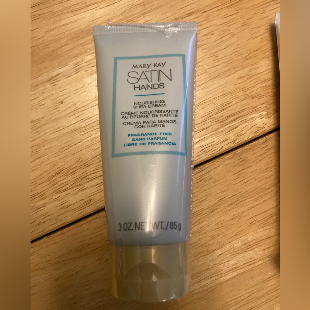 Brand New Mary Kay Satin Hands 3oz lotion